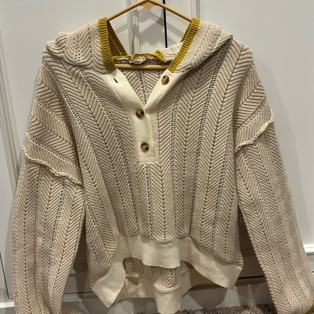 HEM AND THREAD. Knit Hooded Sweater. M.